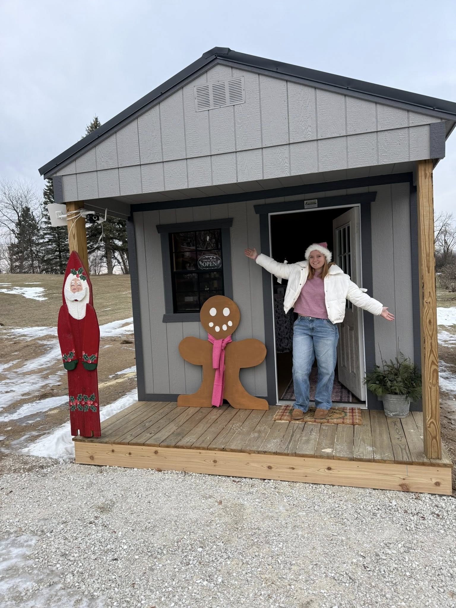 Annie's Baking Creations shop in Bassett, WI